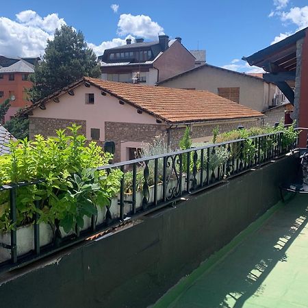 Atico Con Encanto En Bellver De Cerdanya Apartment Exterior photo
