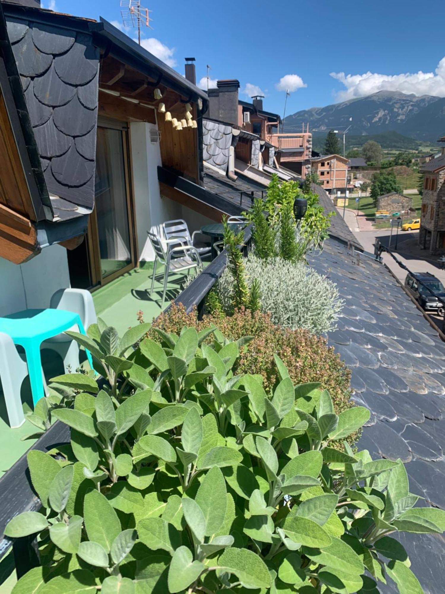 Atico Con Encanto En Bellver De Cerdanya Apartment Exterior photo